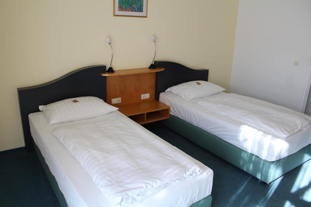 H+ Hotel Ерфурт Екстериор снимка