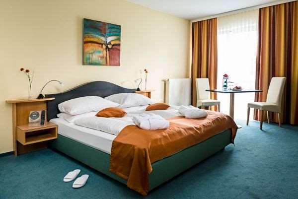 H+ Hotel Ерфурт Стая снимка
